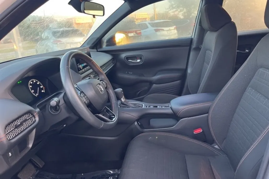 2024 Honda HR-V Sport photo 1