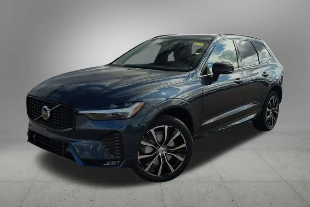 2025 Volvo XC60 Plus B5 photo 1