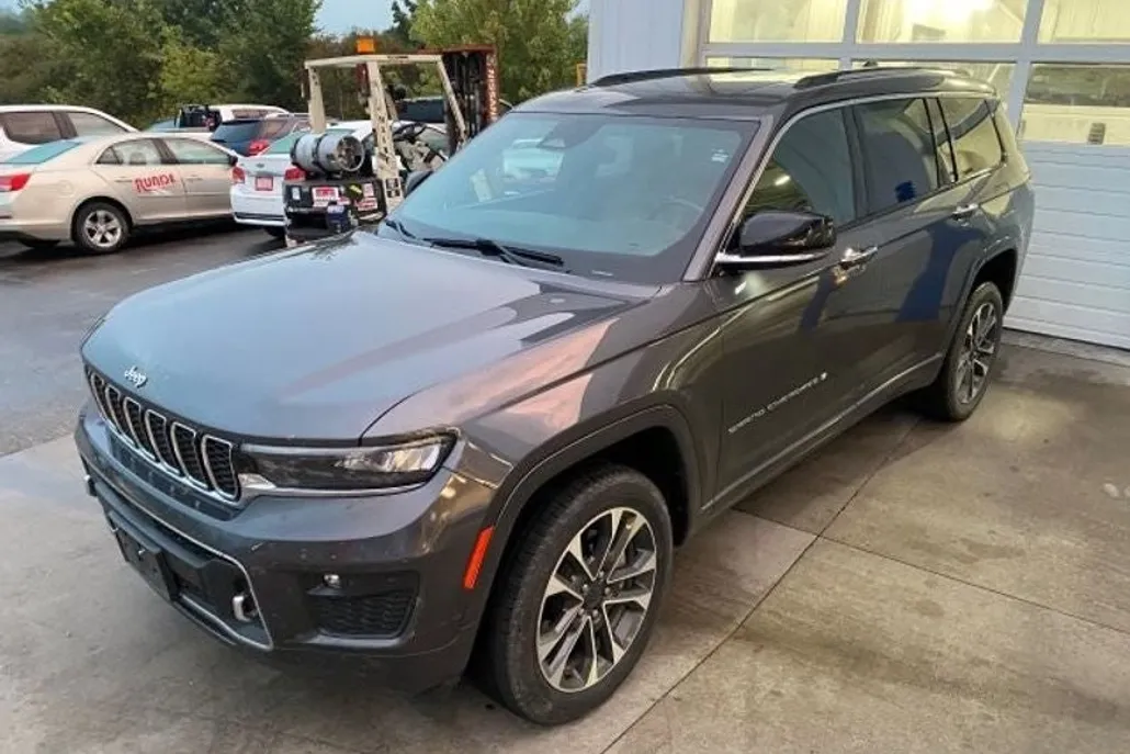 2021 Jeep Grand Cherokee Overland photo 1