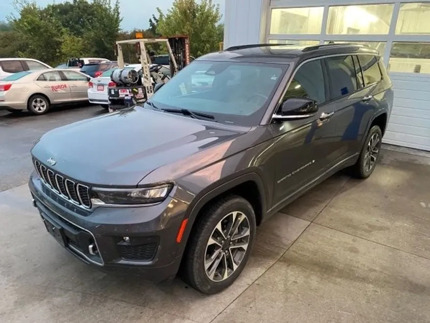 2021 Jeep Grand Cherokee Overland photo 1