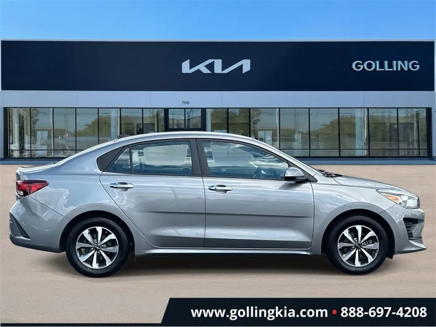 2023 Kia Rio S photo 1