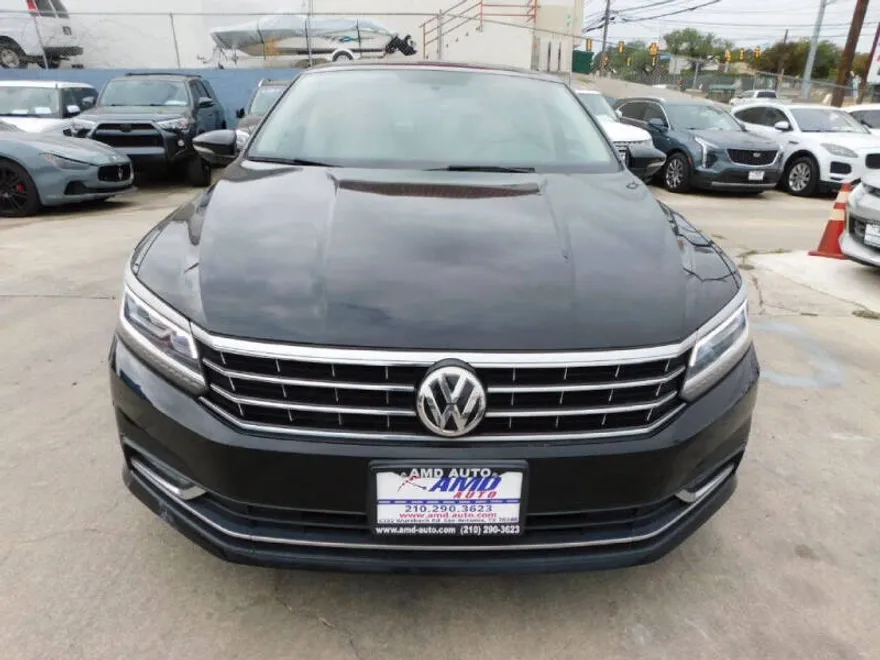2016 Volkswagen Passat SE photo 1