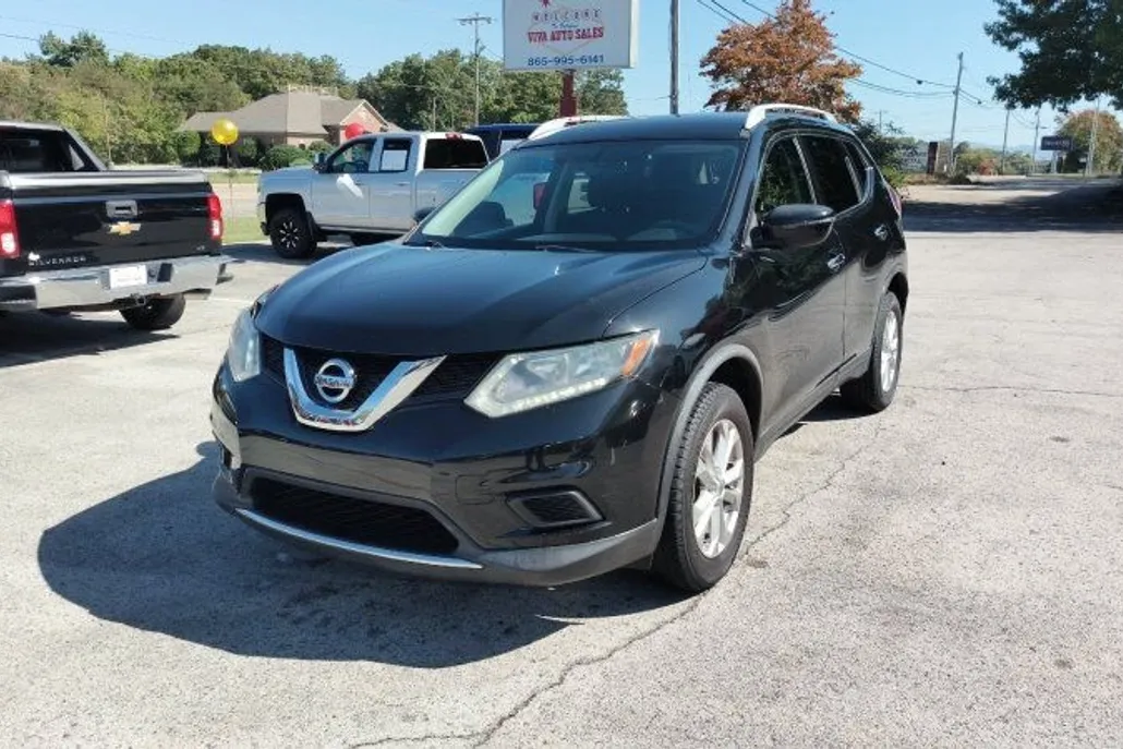 2016 Nissan Rogue SV photo 1