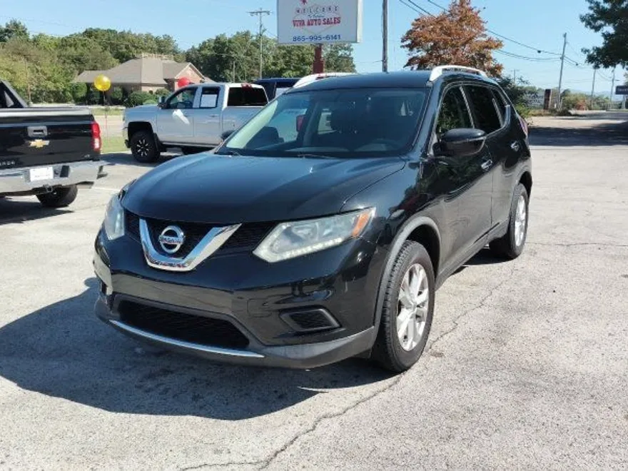2016 Nissan Rogue SV photo 1