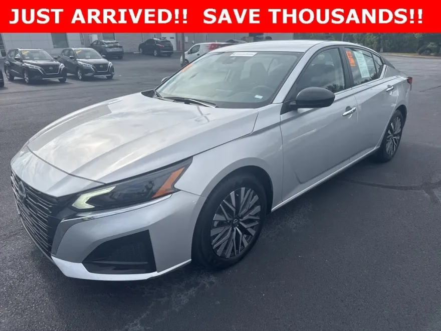 2024 Nissan Altima 2.5 SV photo 1