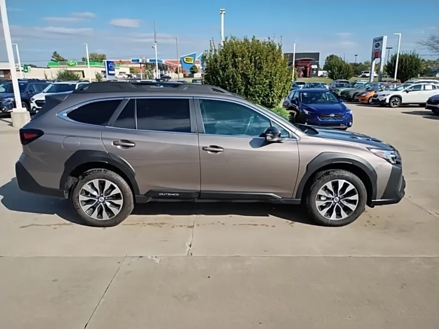 2024 Subaru Outback Limited photo 1