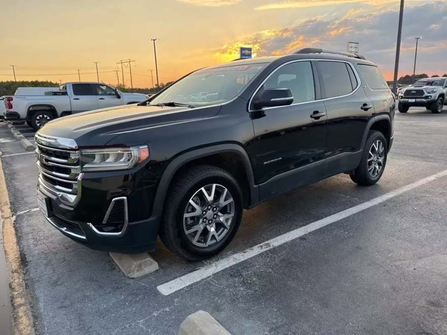 2023 Gmc Acadia SLT photo 1