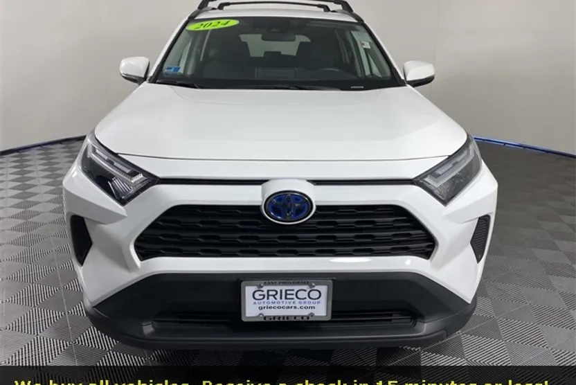 2024 Toyota RAV4 Hybrid XLE photo 1
