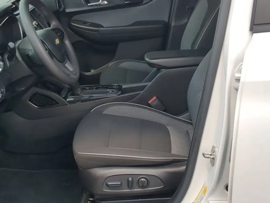 2023 Chevrolet Trailblazer LT photo 1