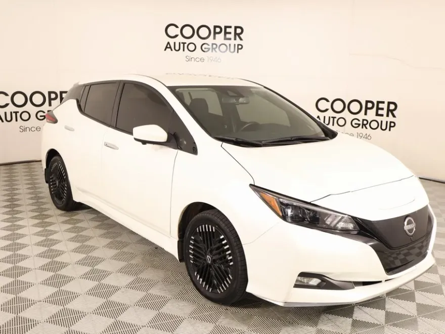 2023 Nissan Leaf SV Plus photo 1