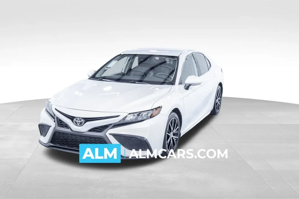 2023 Toyota Camry SE photo 1