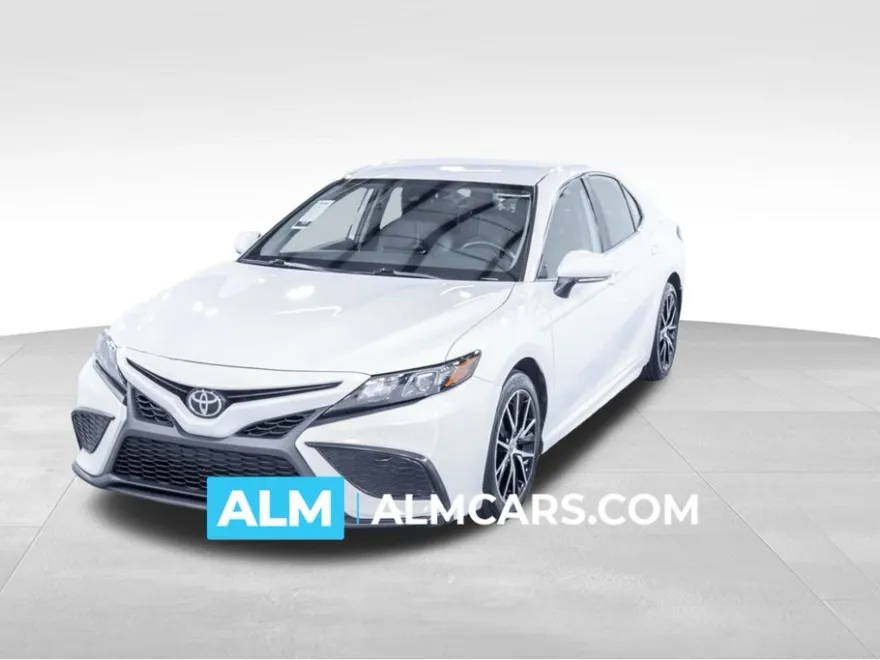 2023 Toyota Camry SE photo 1