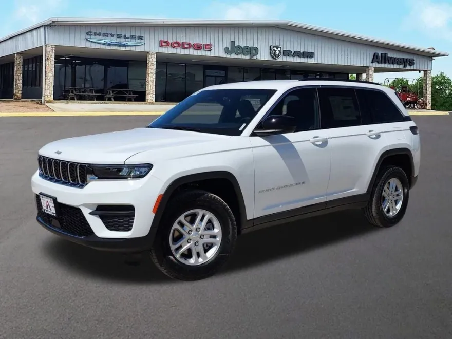 2024 Jeep Grand Cherokee Laredo photo 1