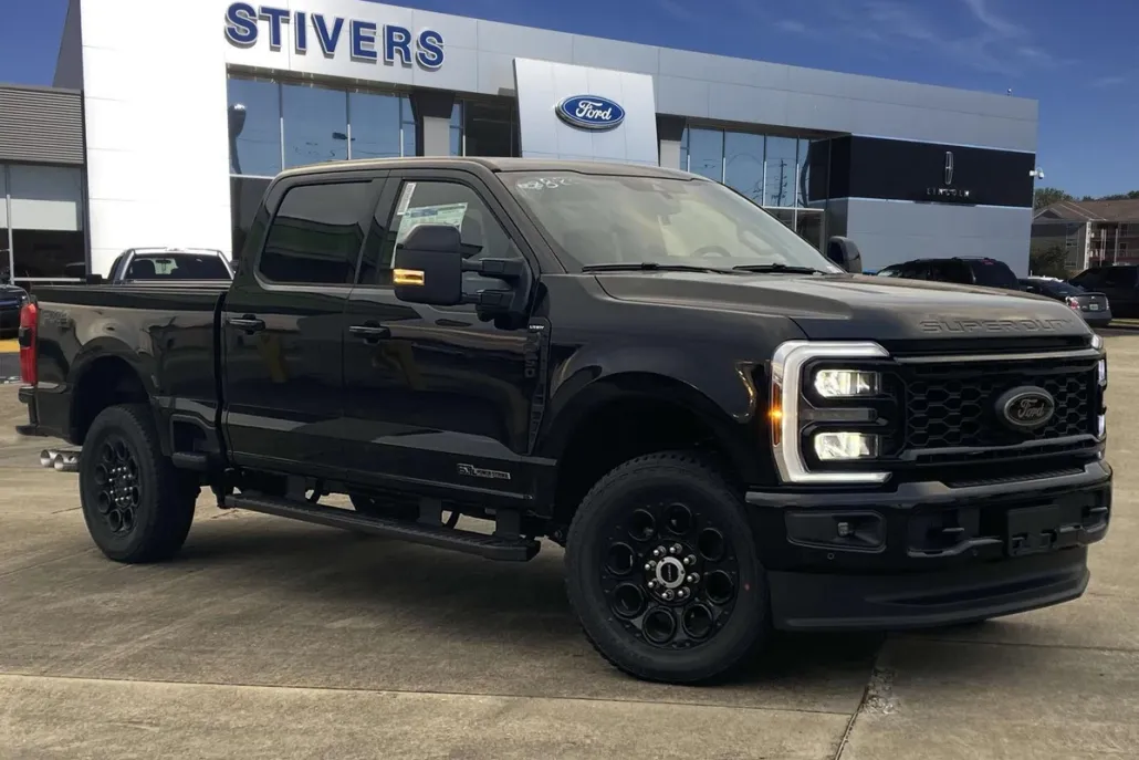 2025 Ford F-250 Lariat photo 1