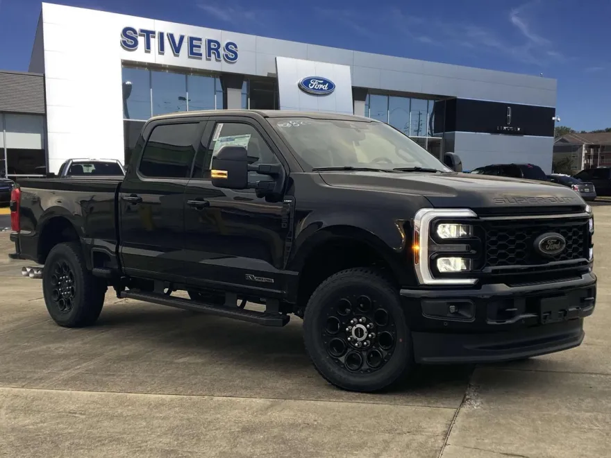 2025 Ford F-250 Lariat photo 1