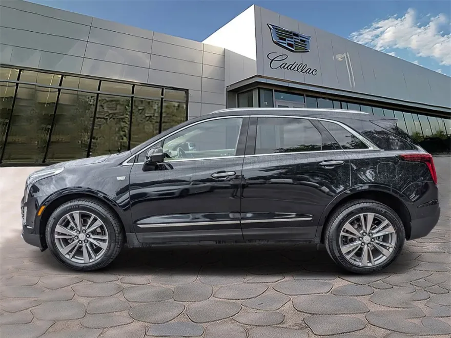 2022 Cadillac XT5 Platinum Premium Luxury photo 1