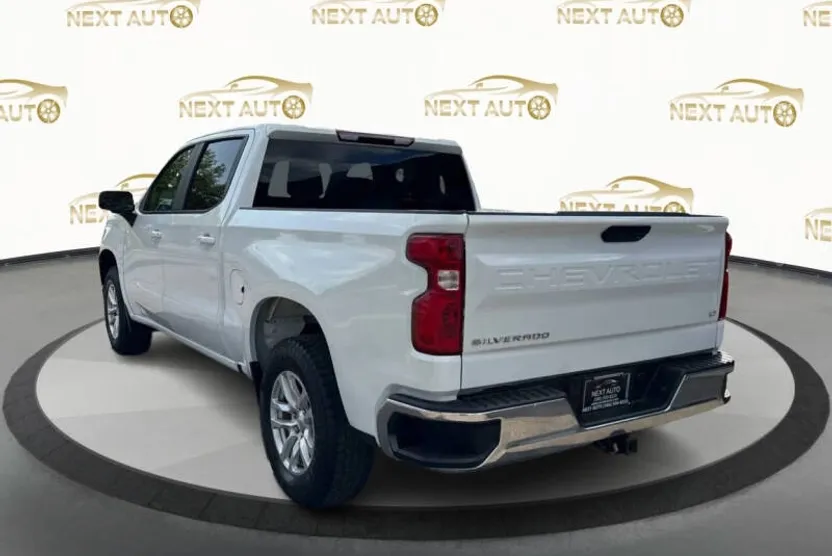 2022 Chevrolet Silverado 1500 LT photo 1