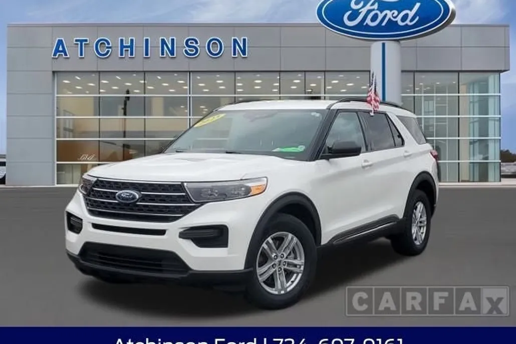 2023 Ford Explorer XLT photo 1