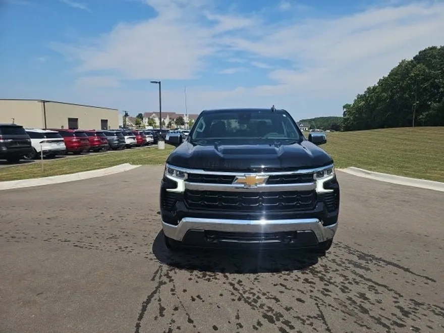 2023 Chevrolet Silverado 1500 LT photo 1