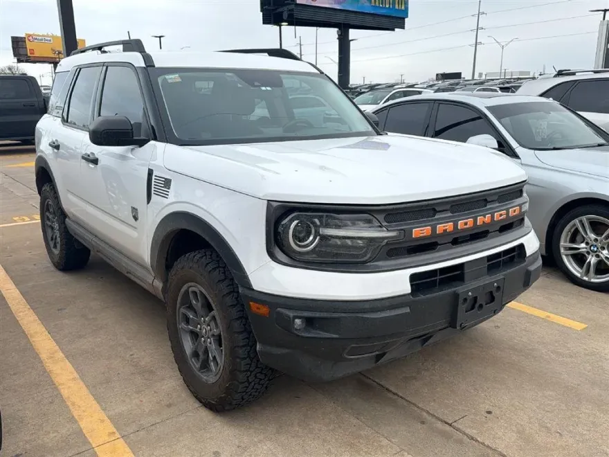 2021 Ford Bronco photo 1