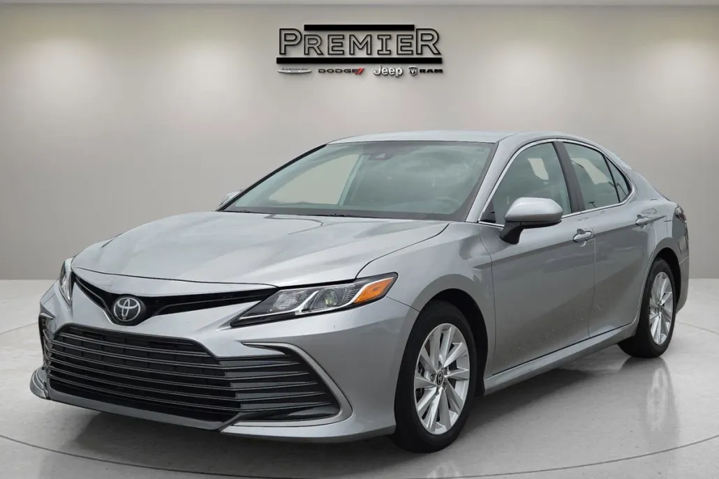 2024 Toyota Camry LE photo 1