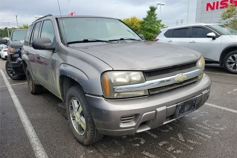 2007 Chevrolet Trailblazer LS photo 1