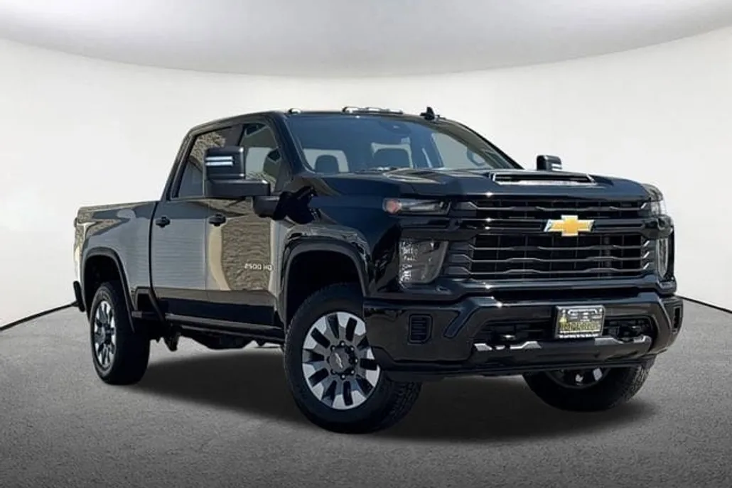 2024 Chevrolet Silverado 2500HD Custom photo 1