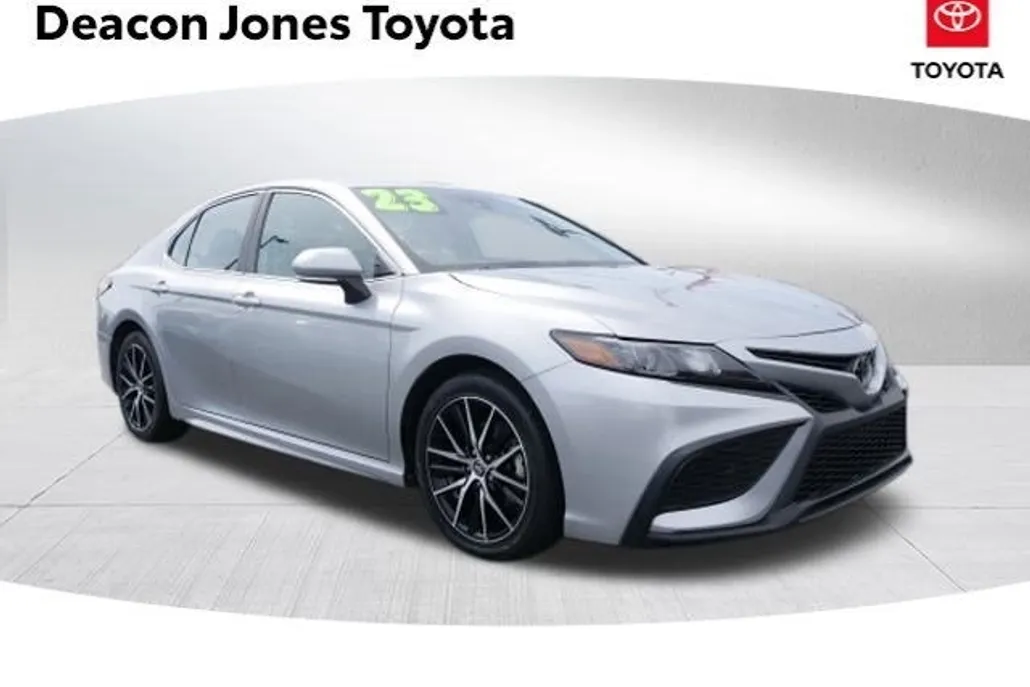2023 Toyota Camry SE photo 1