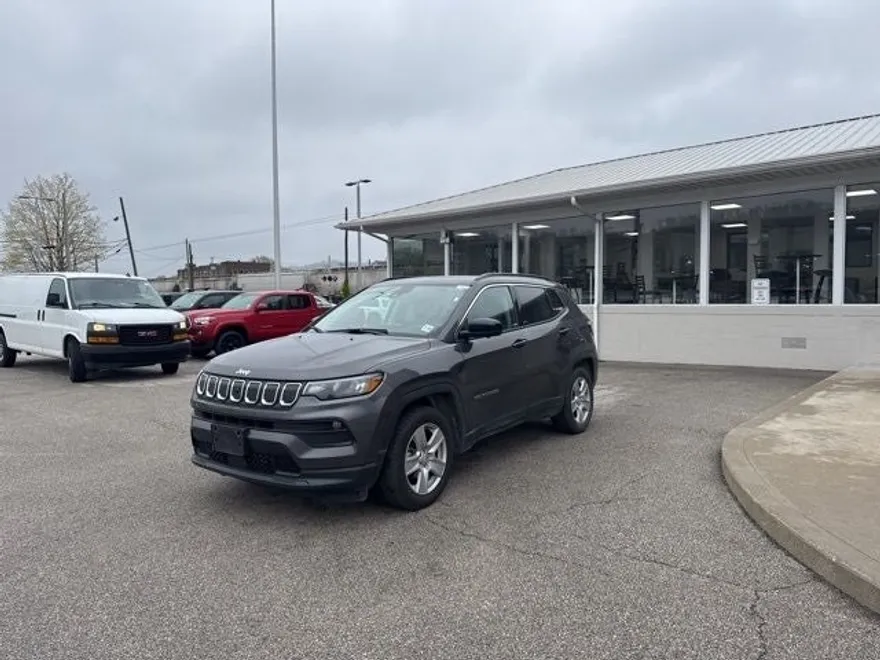 2022 Jeep Compass Latitude photo 1