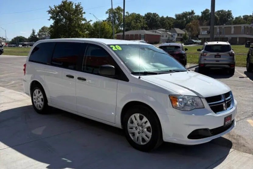 2020 Dodge Grand Caravan SE photo 1