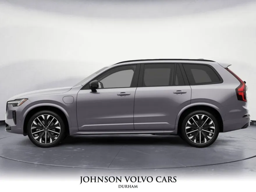 2026 Volvo XC90 T8 photo 1