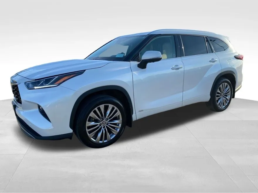 2024 Toyota Highlander Hybrid Platinum photo 1