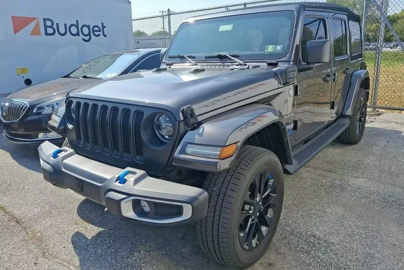 2022 Jeep Wrangler 4xe Unlimited Sahara photo 1
