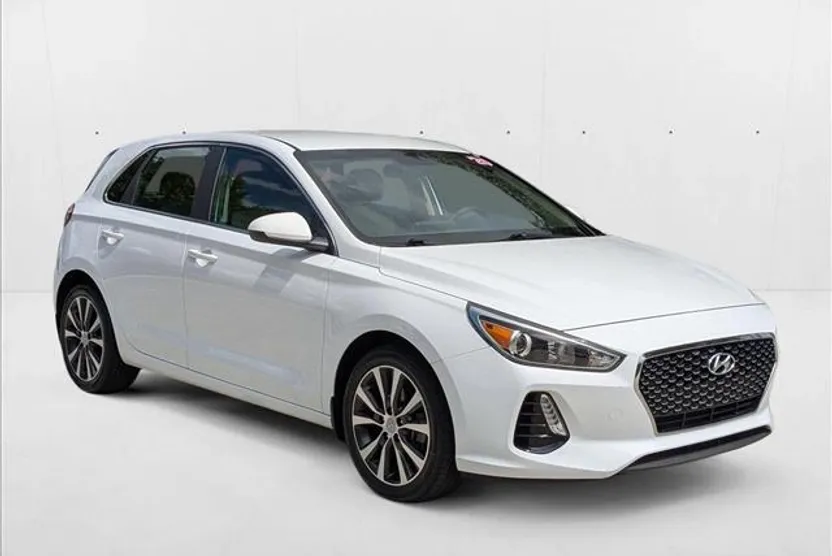 2020 Hyundai Elantra GT photo 1