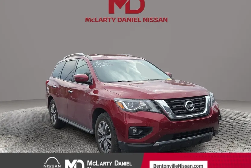 2019 Nissan Pathfinder SV photo 1
