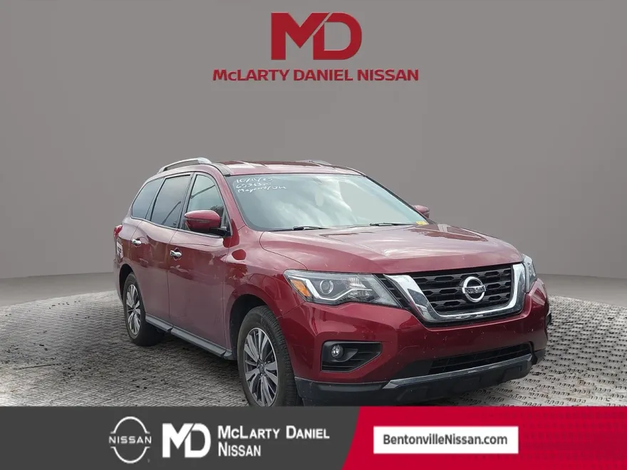 2019 Nissan Pathfinder SV photo 1