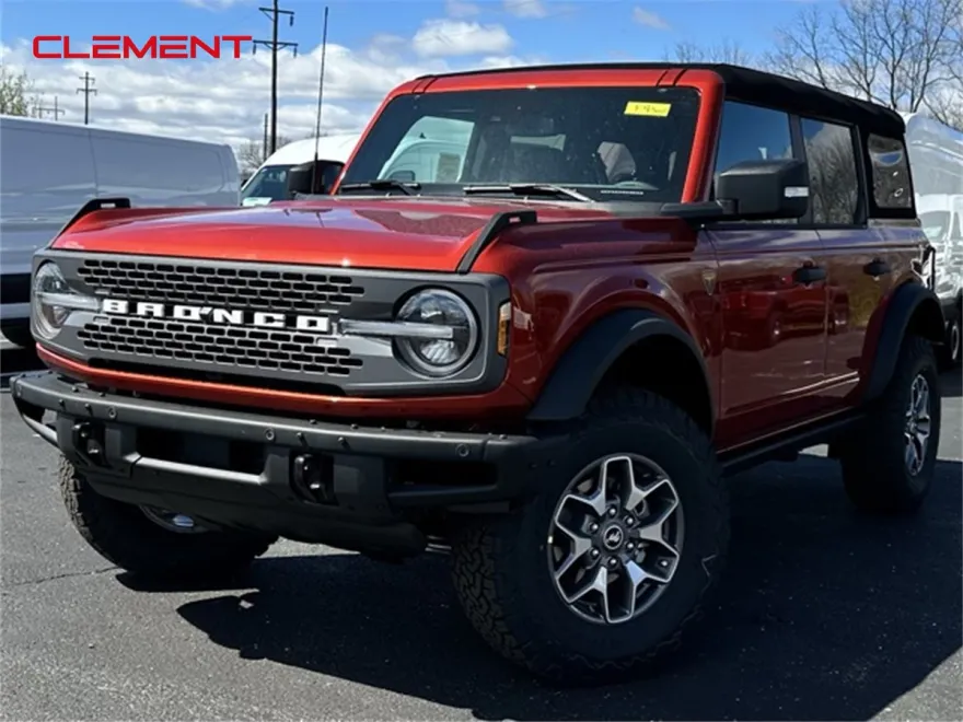 2024 Ford Bronco Badlands photo 1