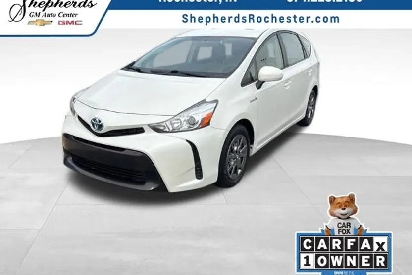2017 Toyota Prius V Two photo 1