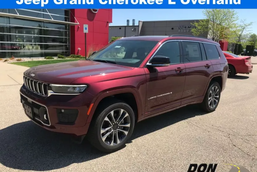 2025 Jeep Grand Cherokee Overland photo 1