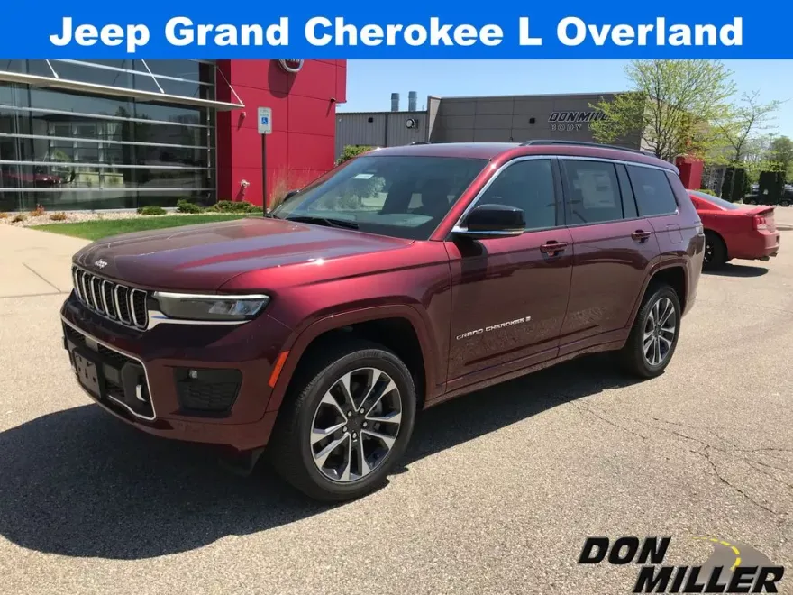2025 Jeep Grand Cherokee Overland photo 1