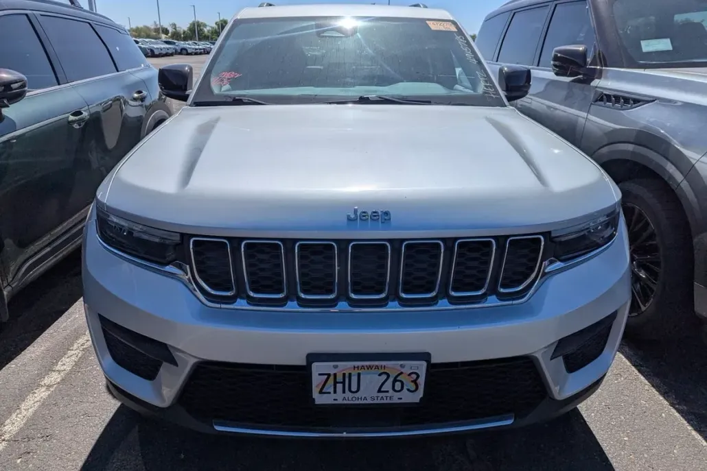 2023 Jeep Grand Cherokee Laredo photo 1