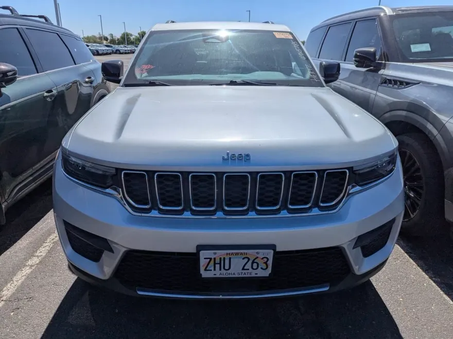 2023 Jeep Grand Cherokee Laredo photo 1