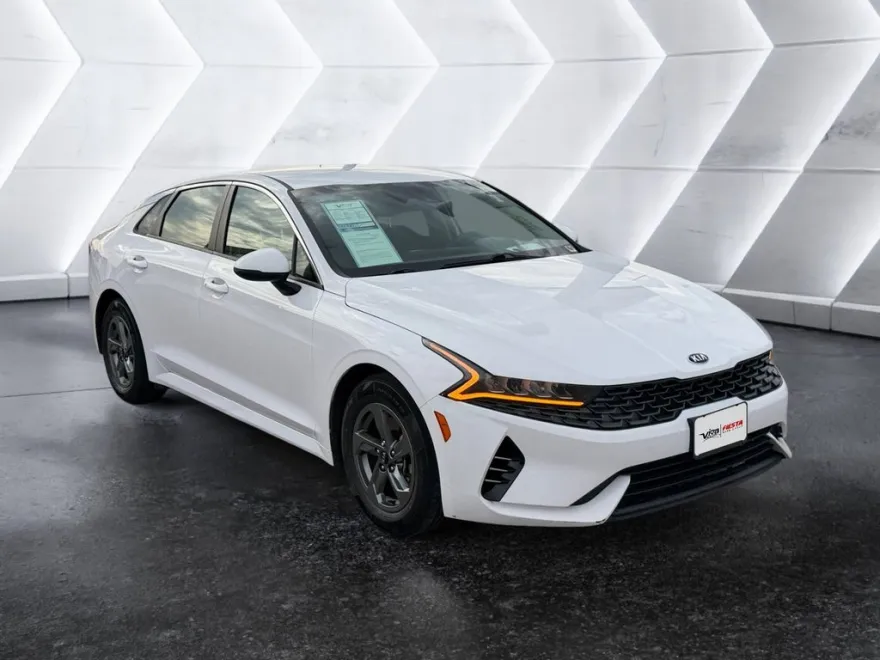 2021 Kia K5 LXS photo 1