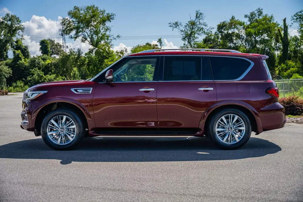 2022 Infiniti QX80 Luxe photo 1