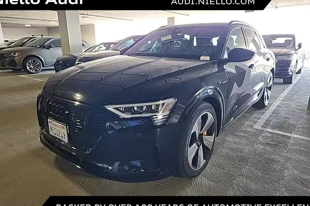 2023 Audi e-tron Premium Plus photo 1