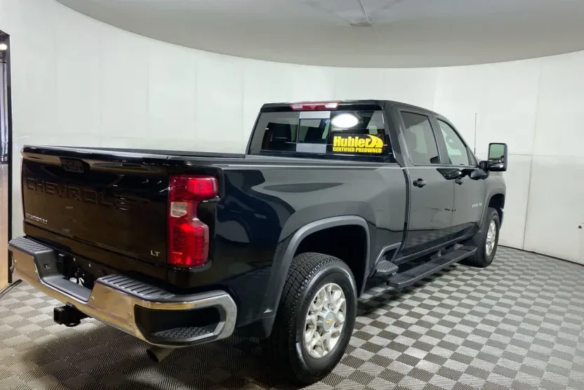 2025 Chevrolet Silverado 2500HD LT photo 1