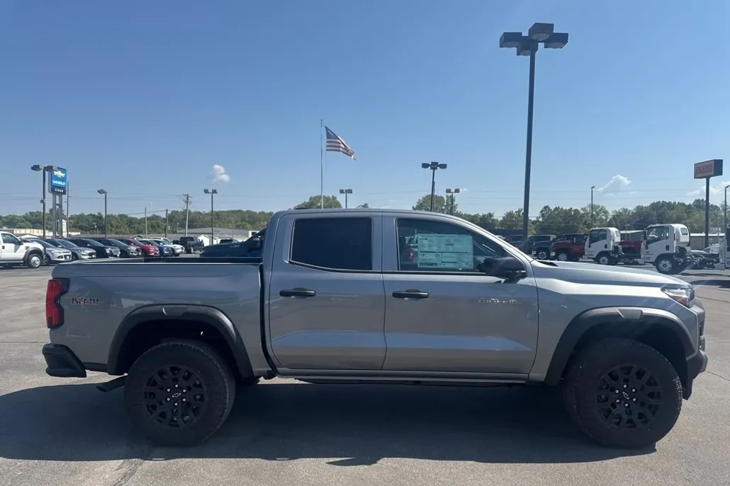 2026 Chevrolet Colorado Trail Boss photo 1