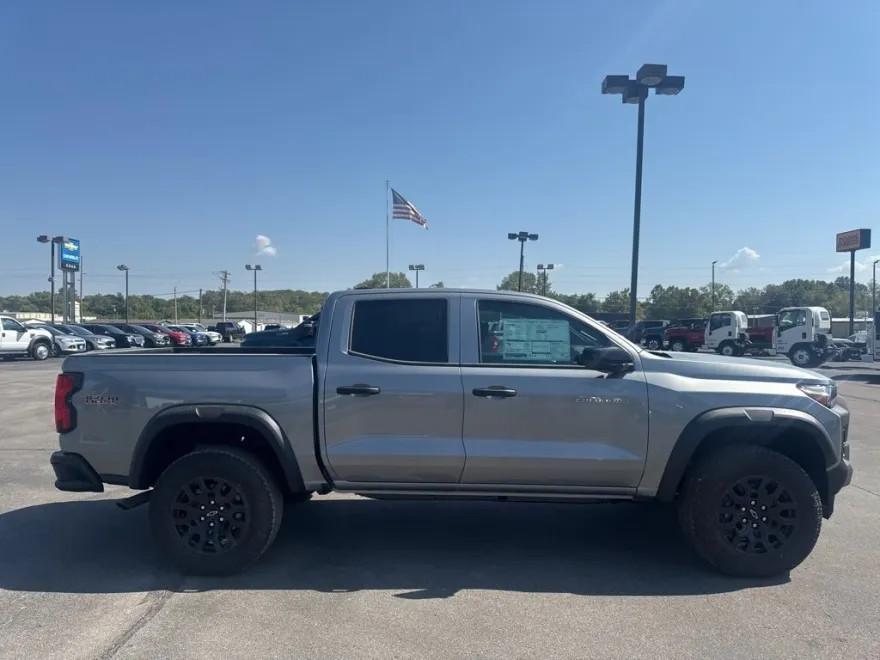 2026 Chevrolet Colorado Trail Boss photo 1
