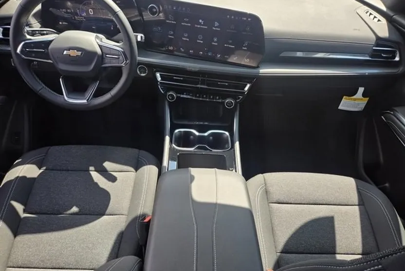 2026 Chevrolet Traverse photo 1