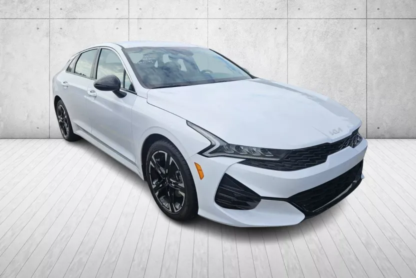 2024 Kia K5 GT-Line photo 1